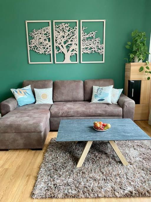 2-Zimmer Zentral In Ferdinandshof, Wlan Modern Εξωτερικό φωτογραφία