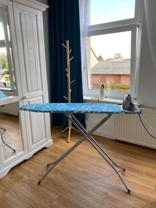 2-Zimmer Zentral In Ferdinandshof, Wlan Modern Εξωτερικό φωτογραφία